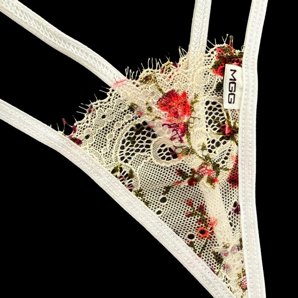 String Blanc Roses blanches - String en dentelle – Micro Gigi